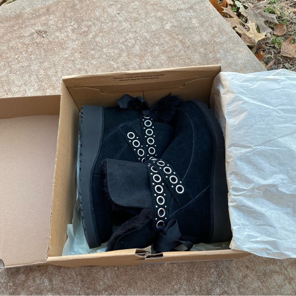 Black Alisia UGG Boots - Picture 6 of 7